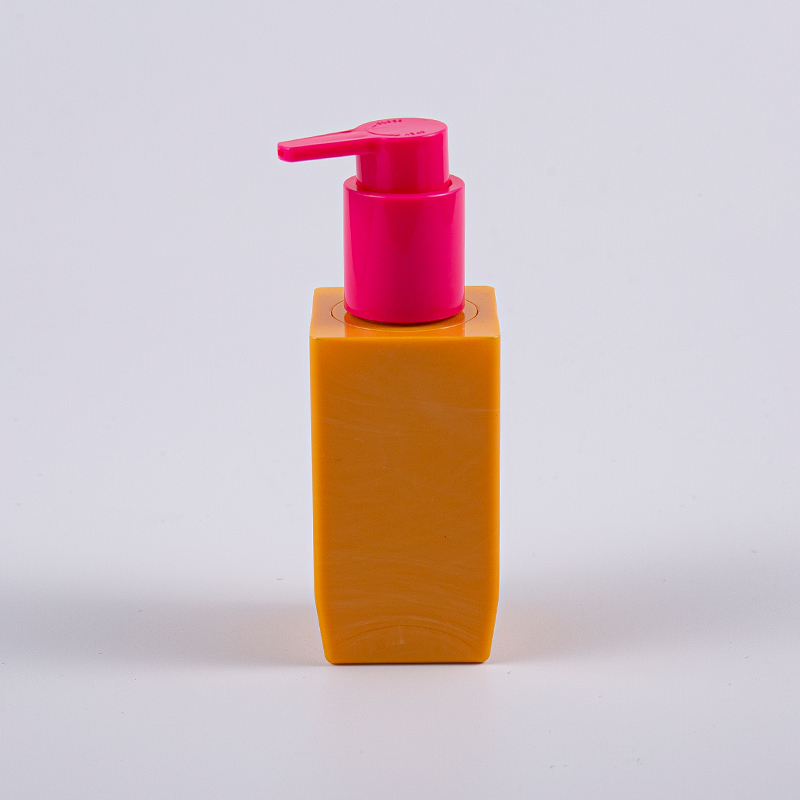 Option de couleur multiple forme carrée 50 ml de lotion murale épaisse épaisse avec pompe en plastique 