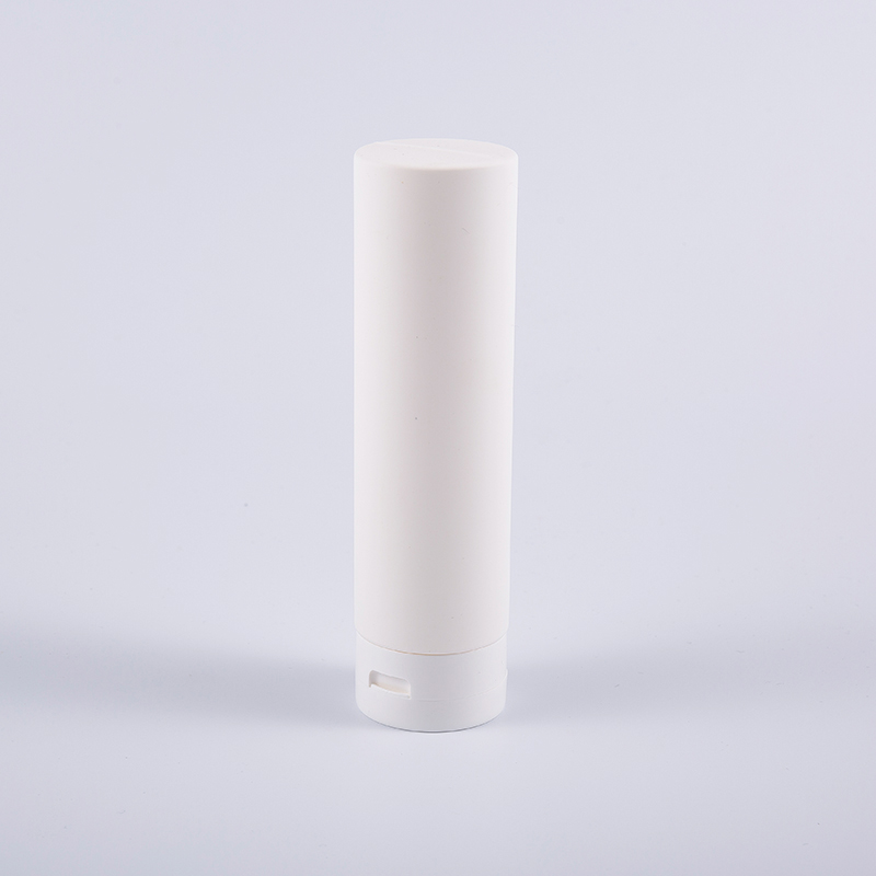 Flacon nettoyant revitalisant capillaire en PE rond inversé de 180 ml blanc doux au toucher avec capuchon rabattable