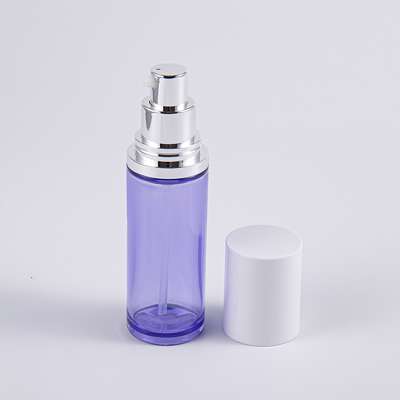 Bouteille de lotion sérique ronde de couleur violette avec pompe en aluminium